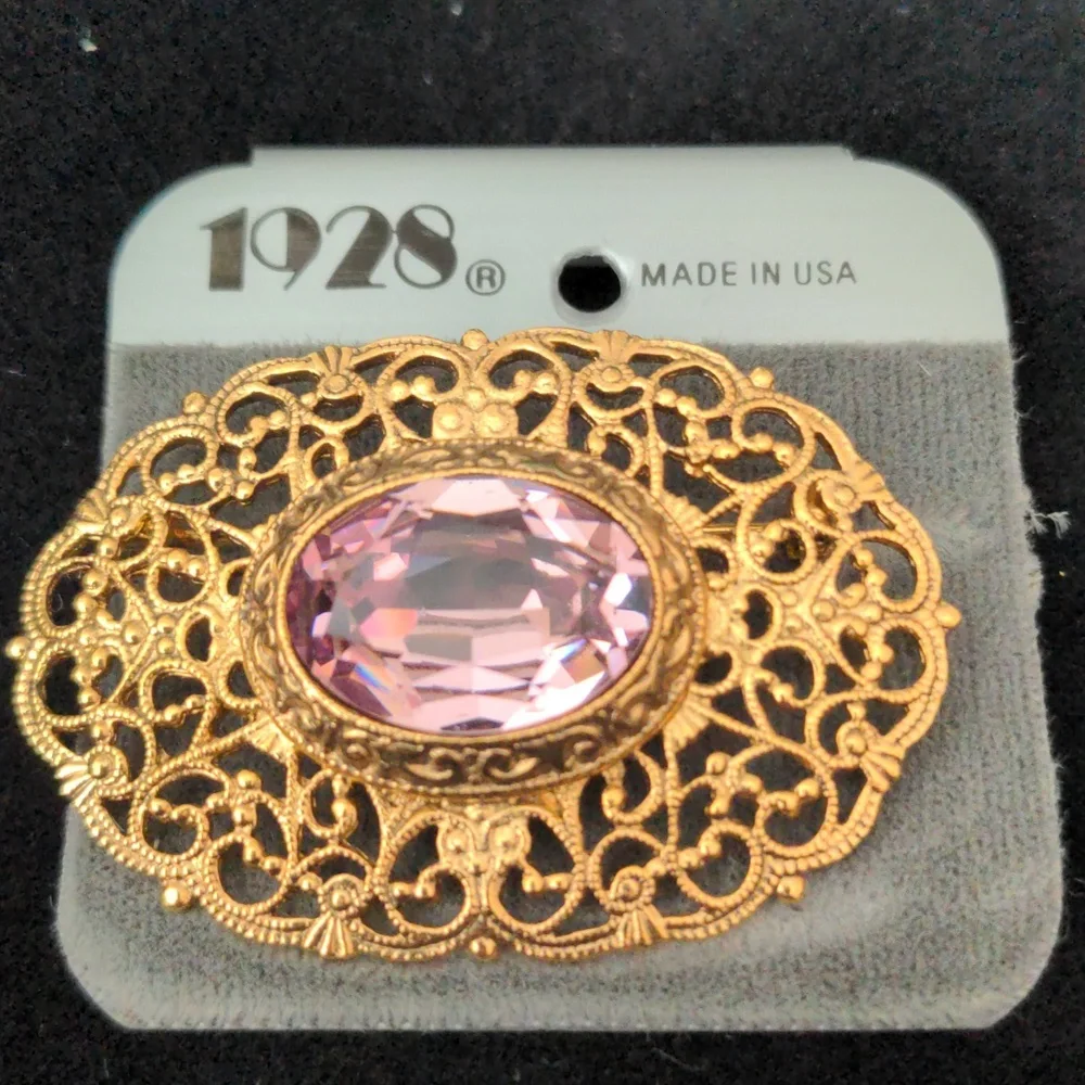 1928 Brand Brooch - Picture 1 of 5